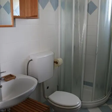 Apartment Roza *