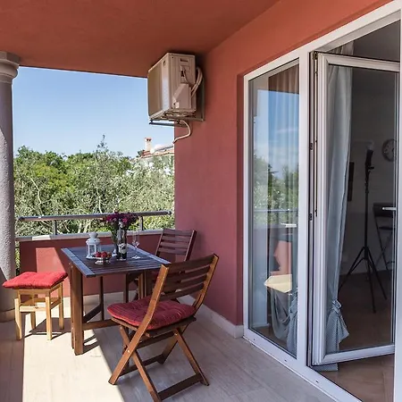 Apartment Roza *